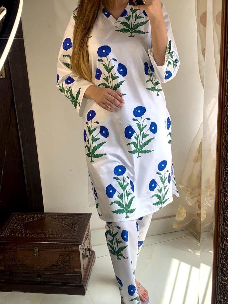 2 Pcs Women's Stitched Arabic Lawn Printed Shirt And Trouser